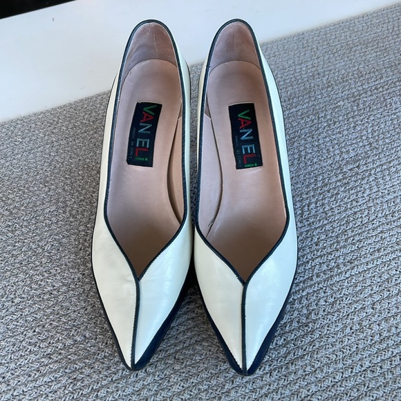 Vintage Van Eli Cream Leather Navy Snakeskin Pointed Toe Spectator Heels Sz 8.5N - Picture 2 of 9